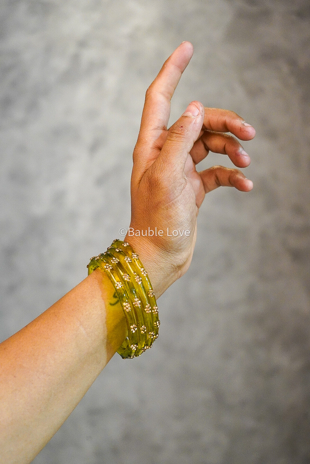 LIMITED EDITION - Ella Glass Bangle (Set of 4)