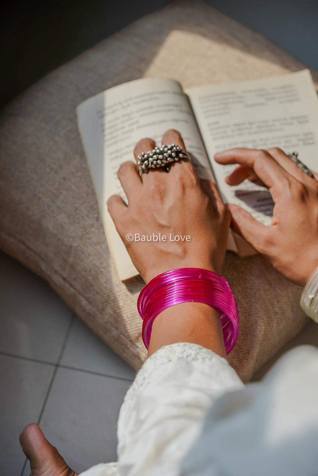 𝐿𝑖𝑚𝑖𝑡𝑒𝑑 𝐸𝑑𝑖𝑡𝑖𝑜𝑛 - Antra Glass Bangle (Set of 12)