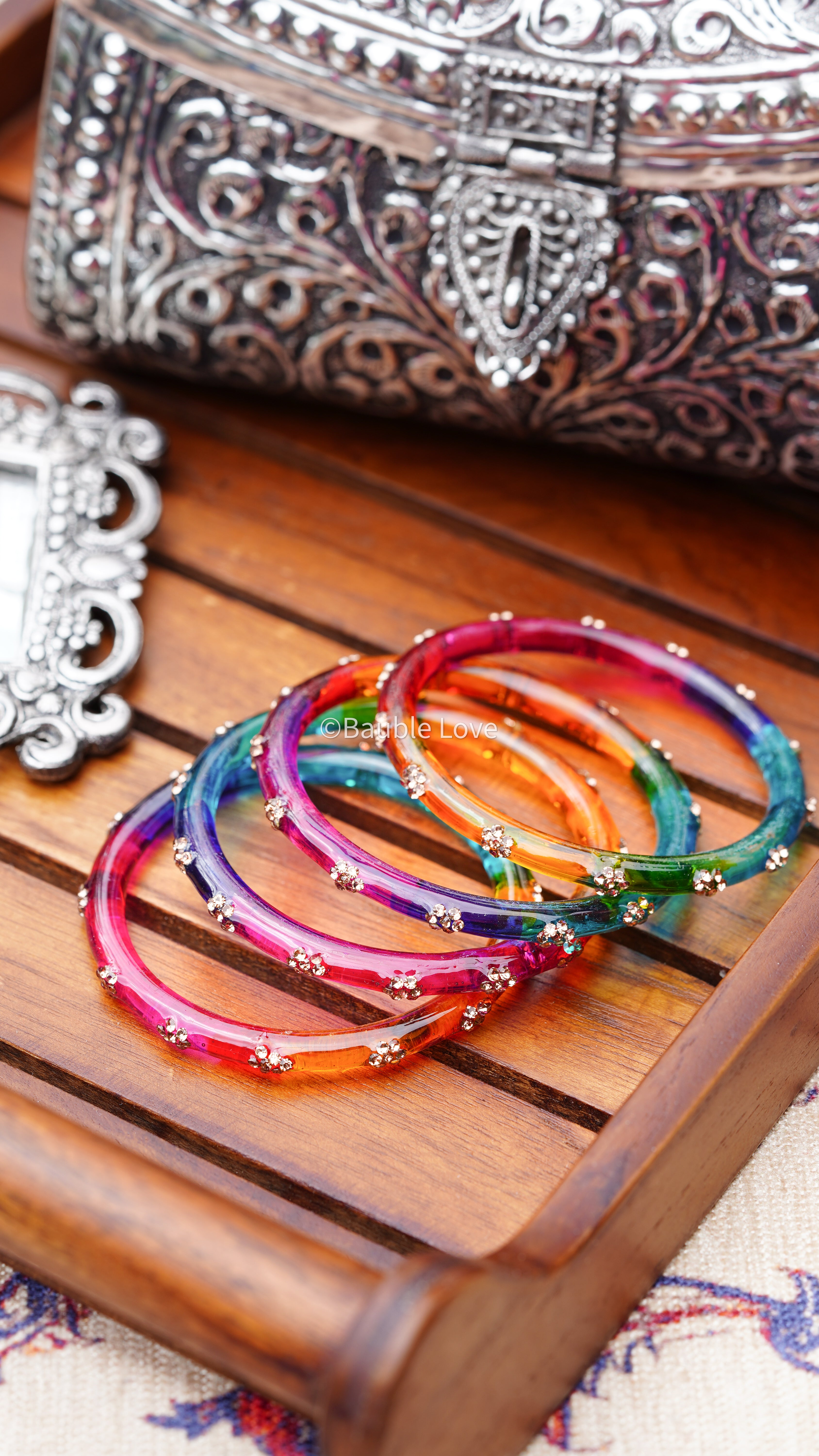Ella Glass Bangle (Set of 4)