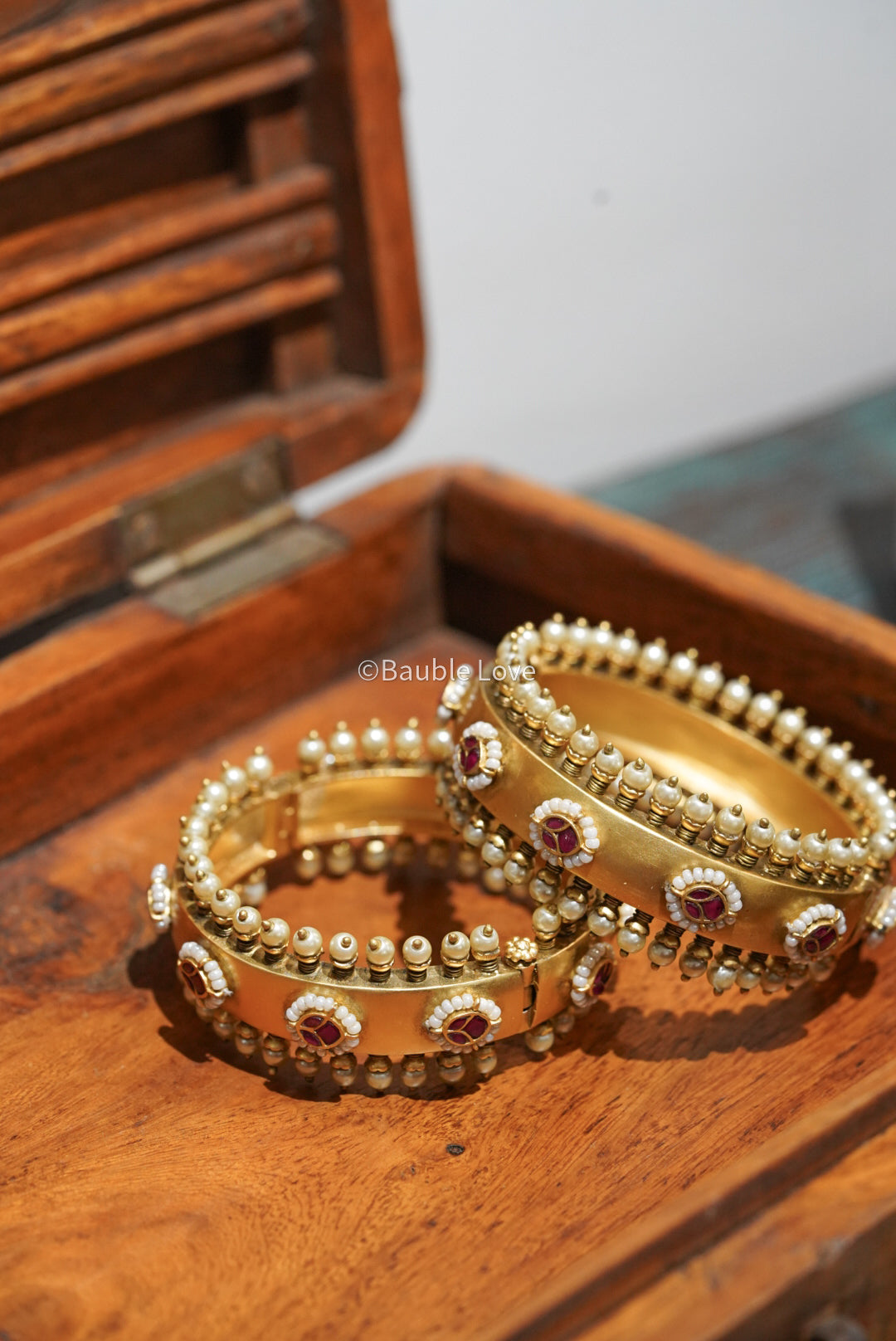 Akshara Jadau Cuff