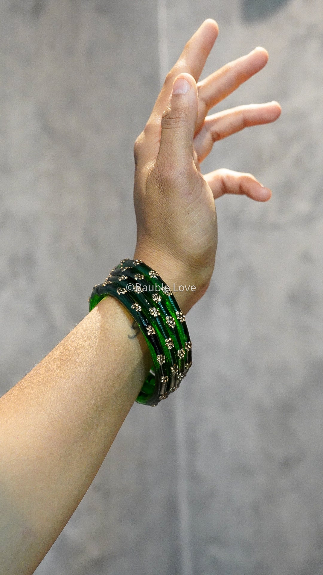 Ella Glass Bangle (Set of 4)