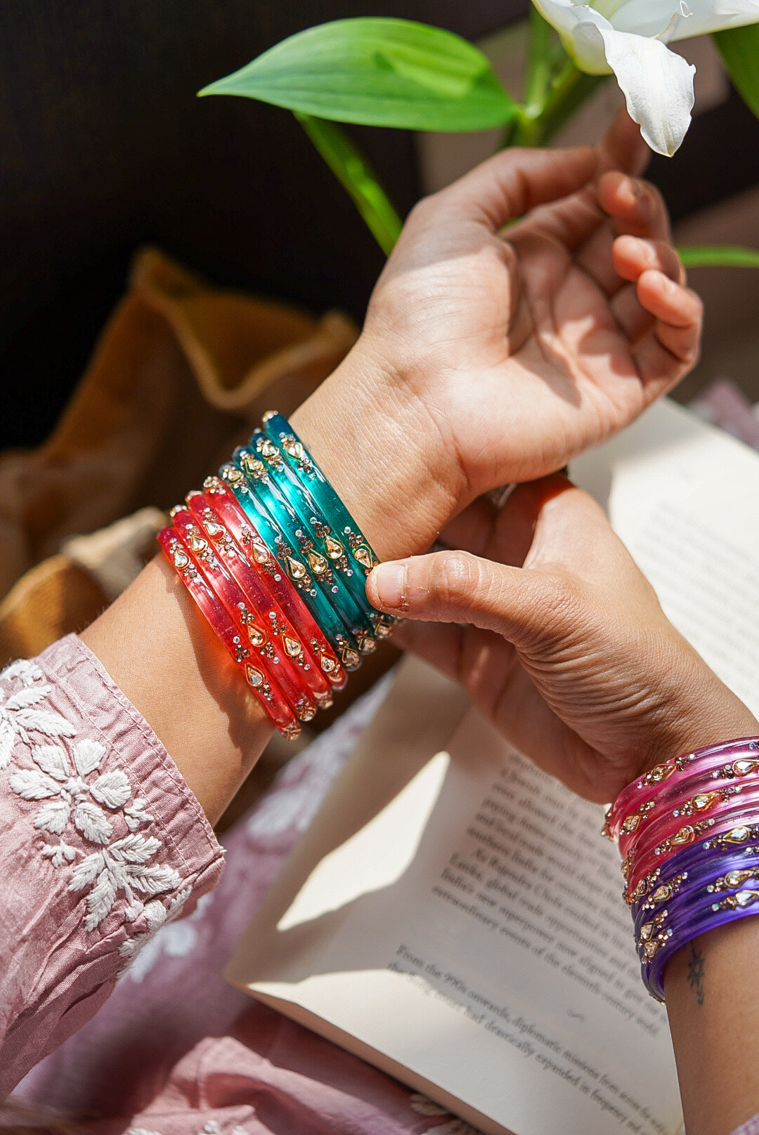 Nindya Glass Bangle (Set of 4)