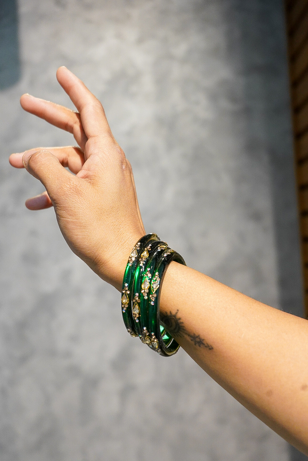 Nindya Glass Bangle (Set of 4)