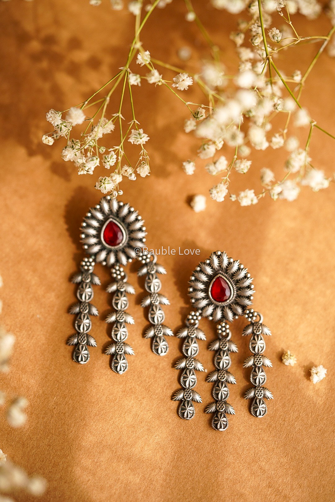 Niru Floral Earrings
