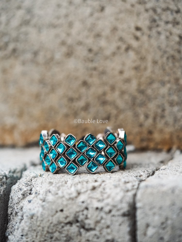 Madhura Glass Patwa Bracelet (Pink)