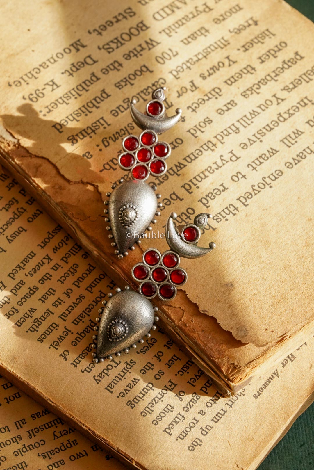 Kylo Earrings (Red)