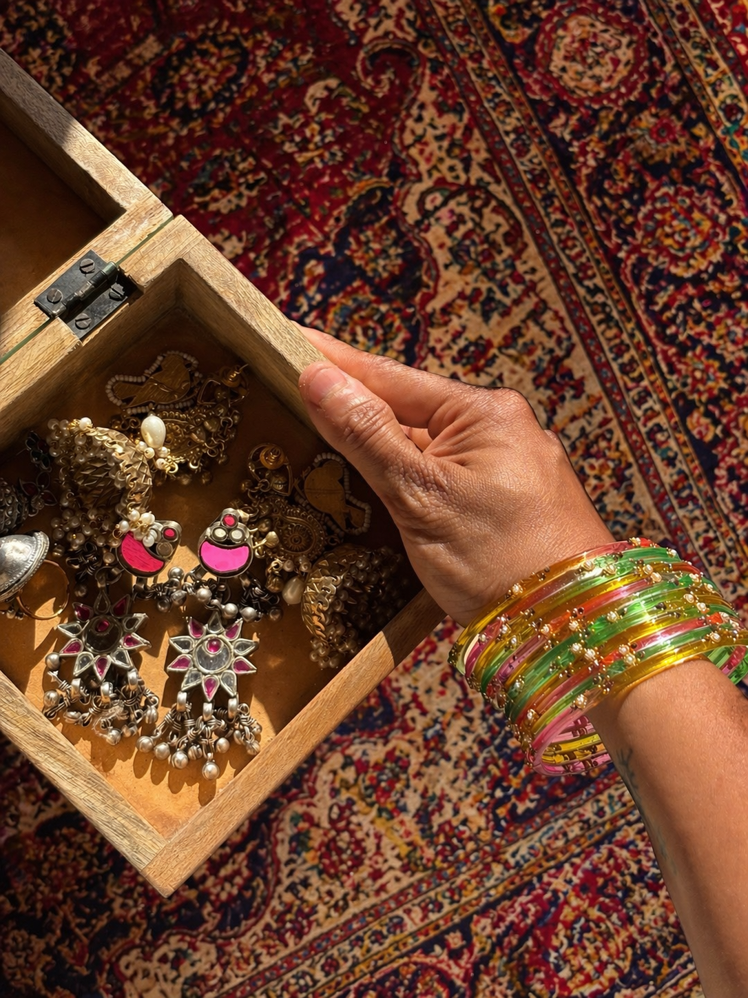 Tanaaz Glass Bangle Set of 12)