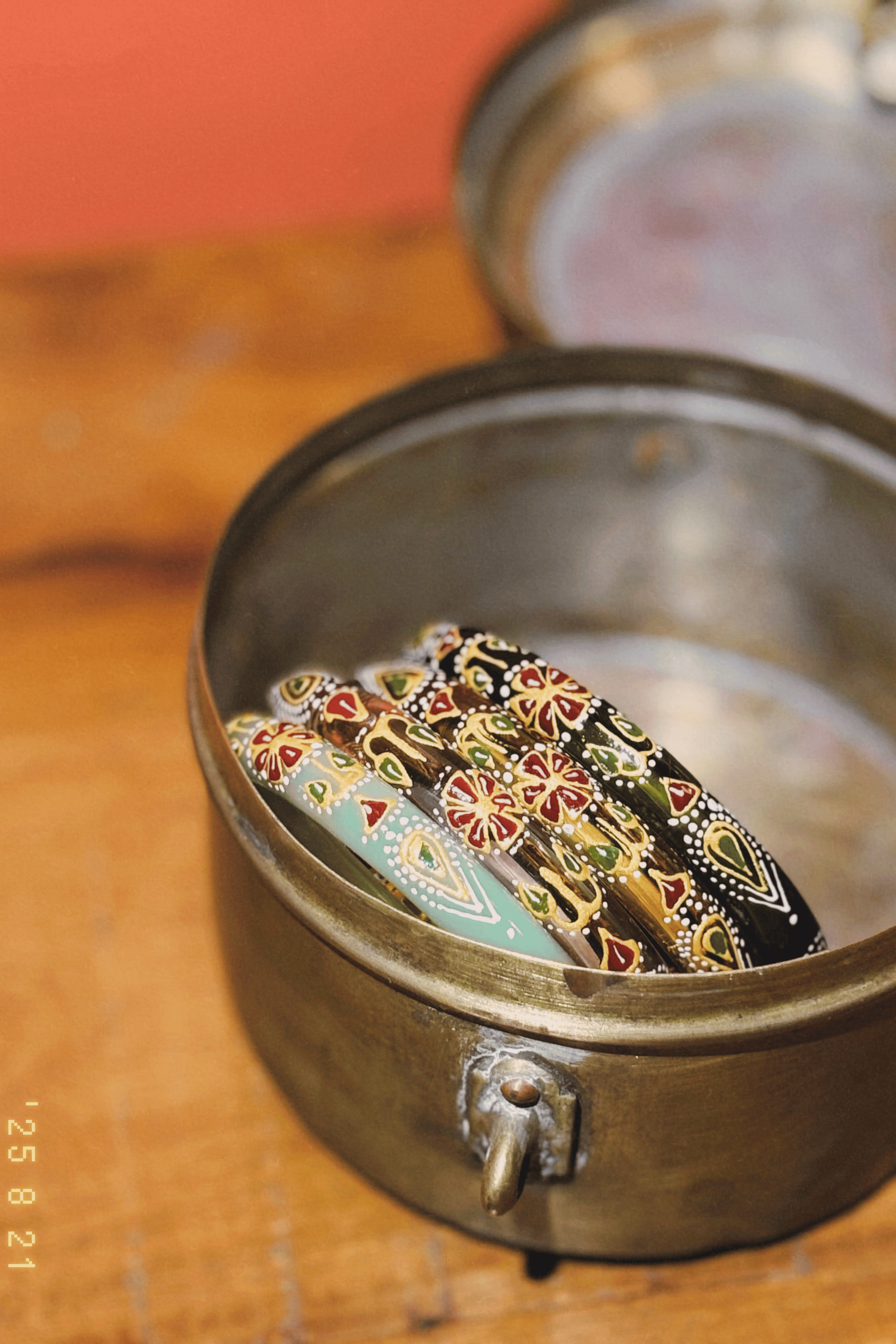 Naavya Hand painted Glass Bangle