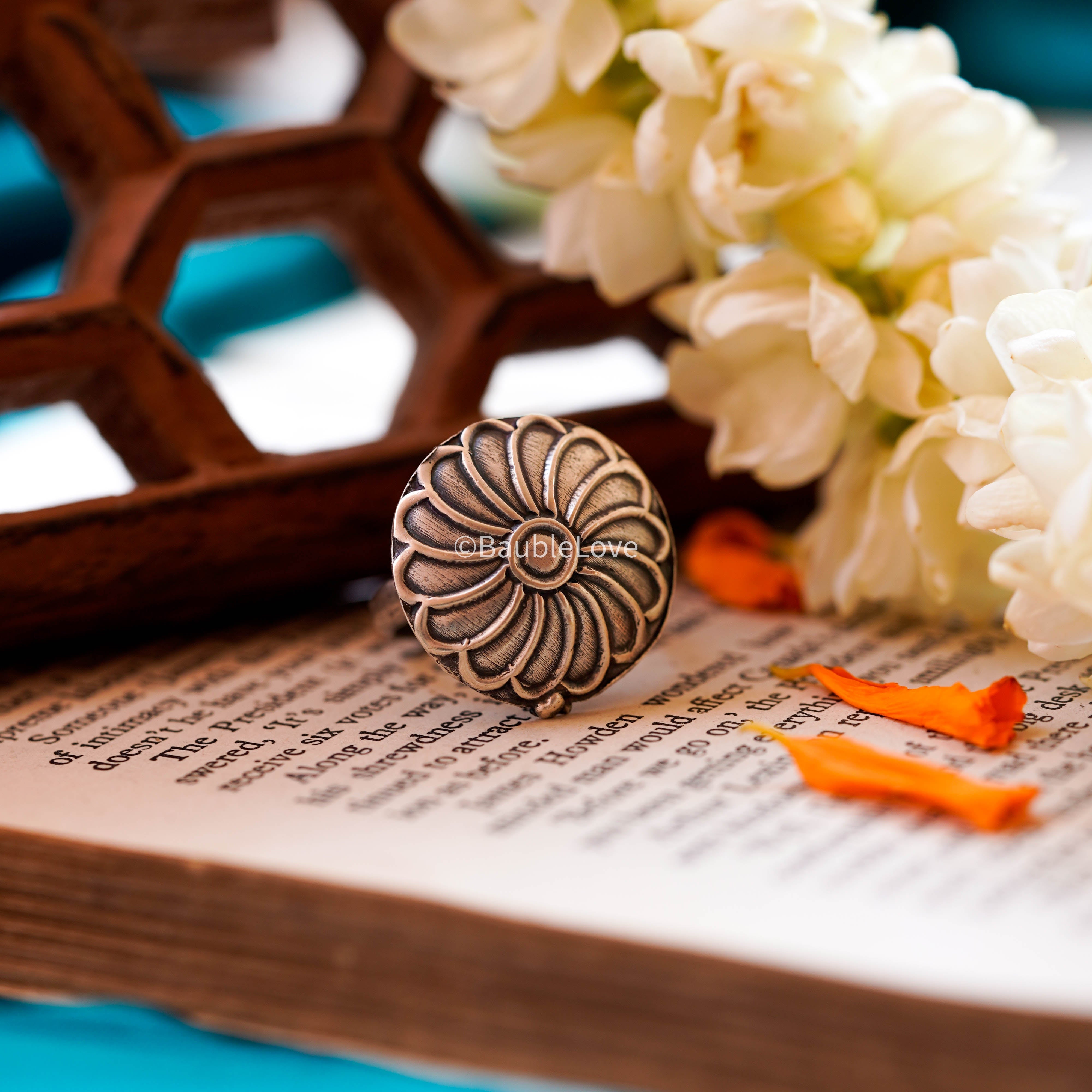 Rava Floral Ring (925)