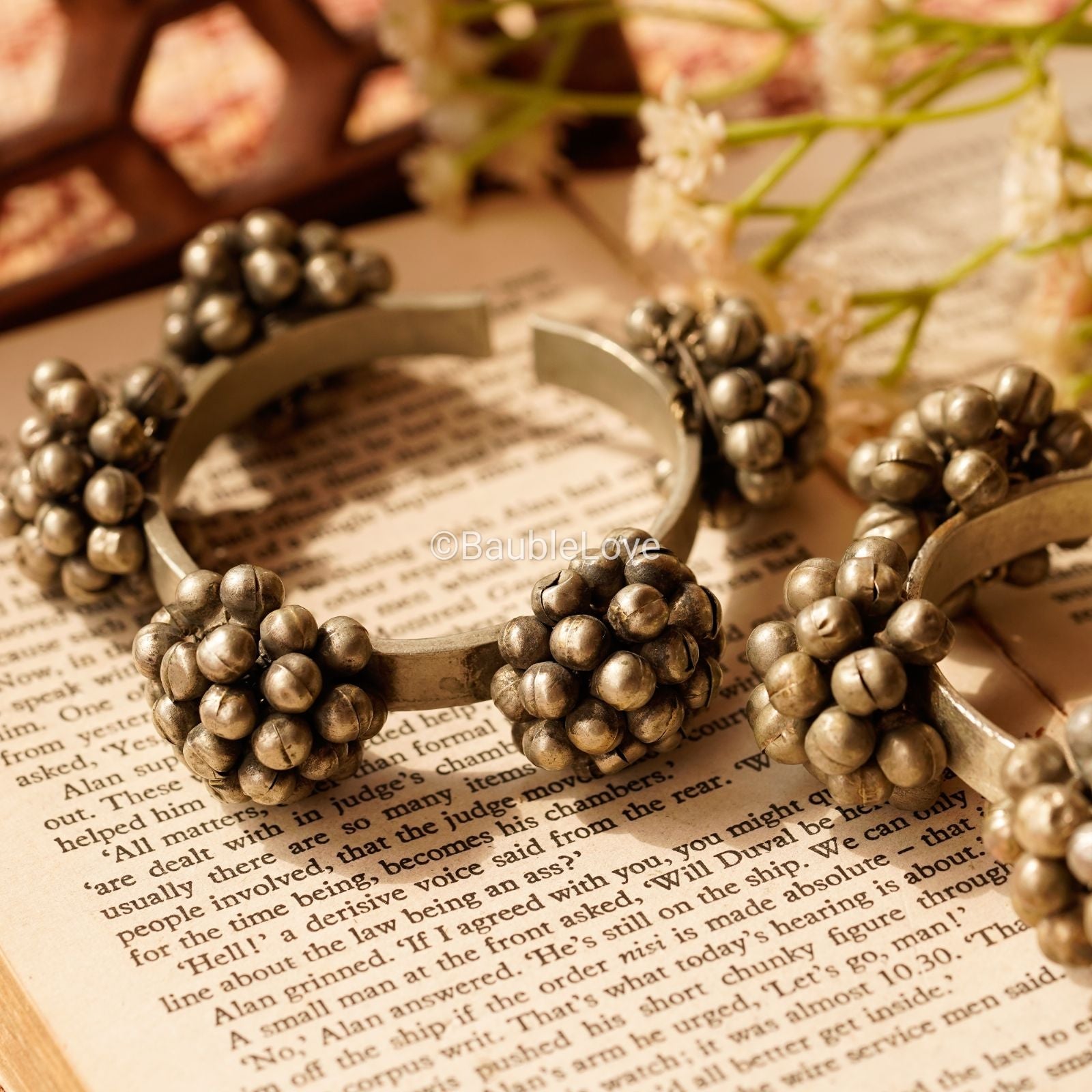 Firaki Lambhani Cuff (Adjustable)