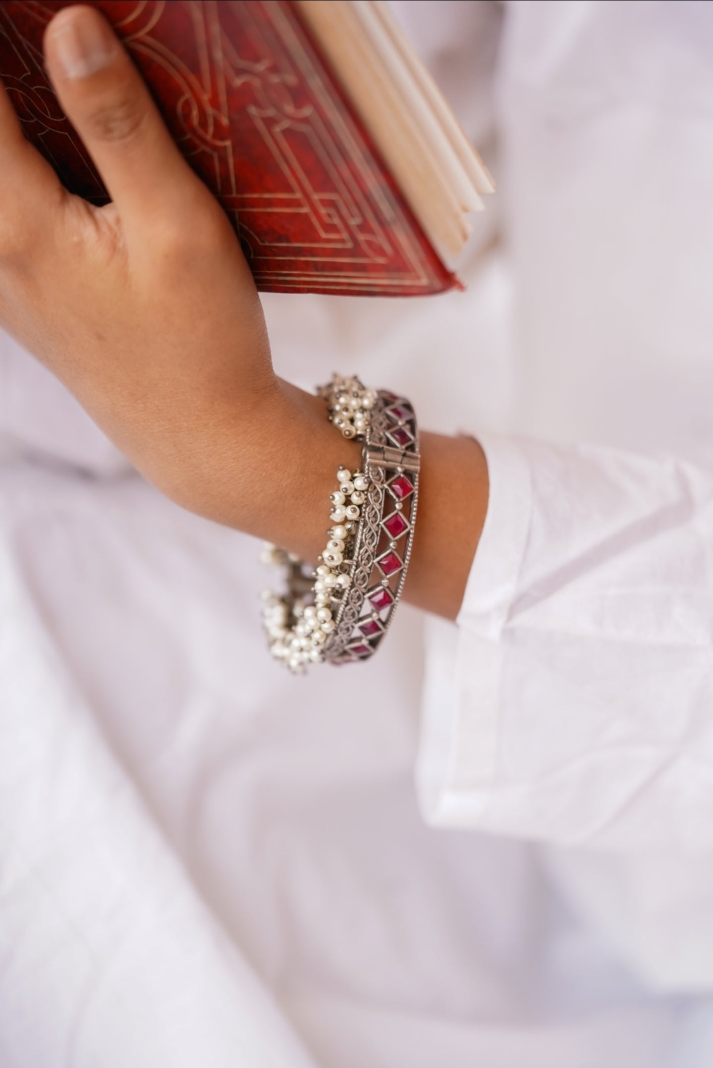 Pearl Cluster Cuff (Pink)