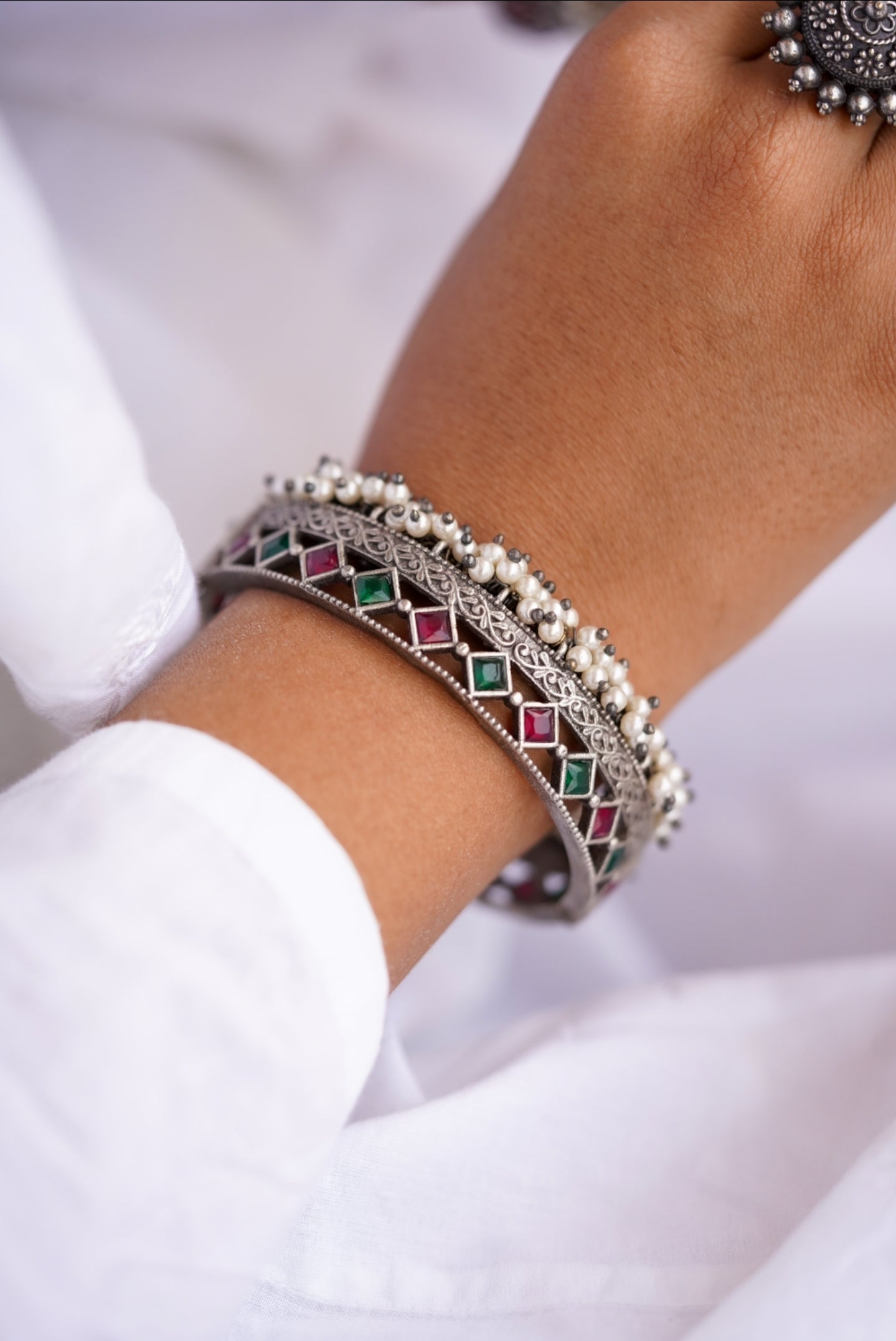 Pearl Cluster Cuff (Multi colour)