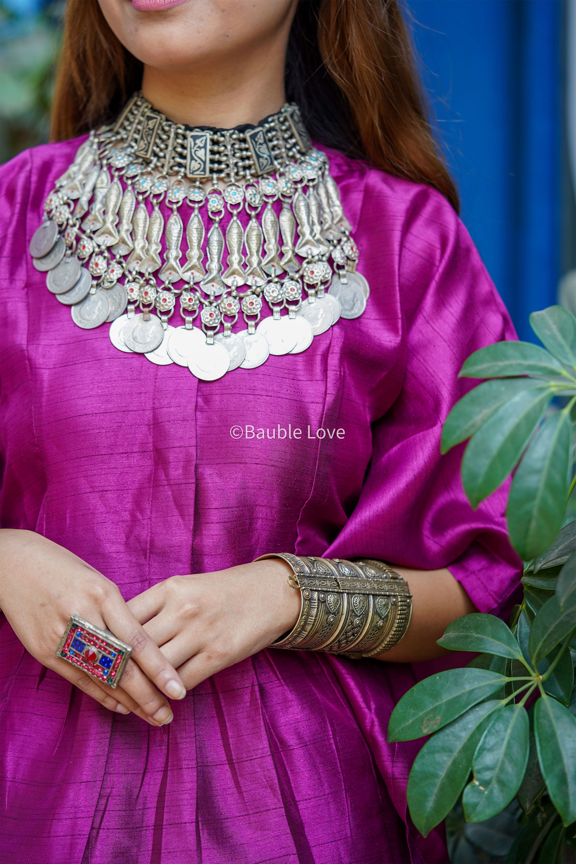 Neferi Afghan Choker