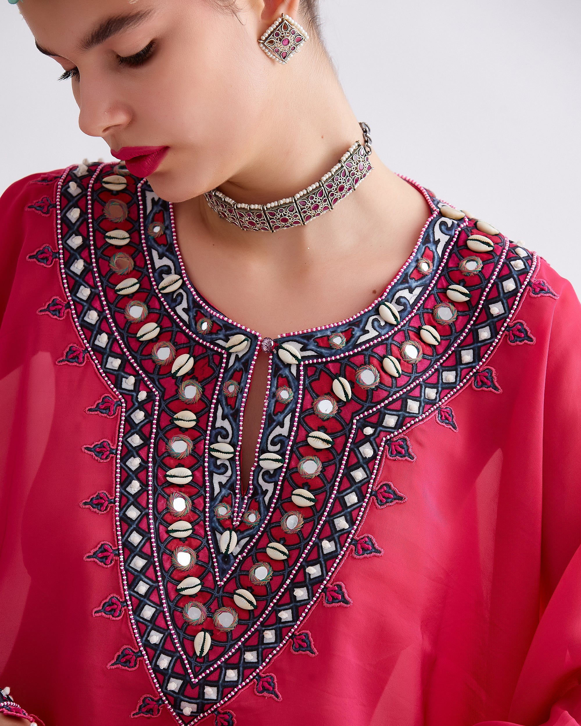 Antra Brass Choker Set (Pink)