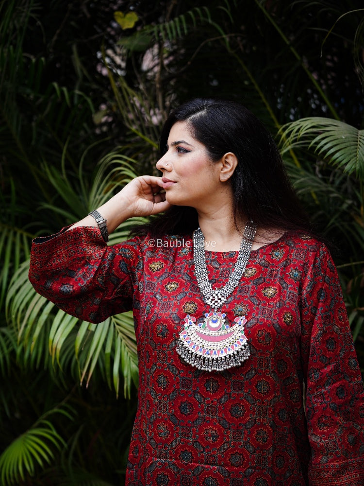 Neve Glass Necklace