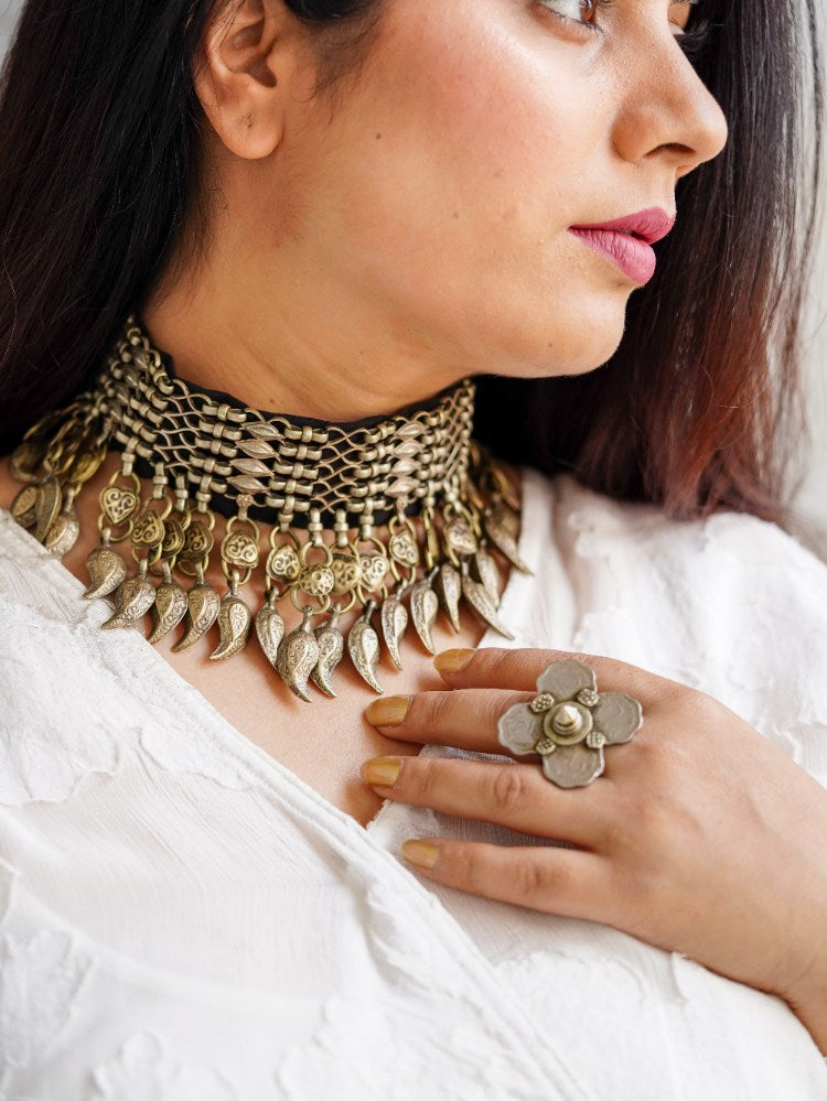 Maisah Afghan Choker