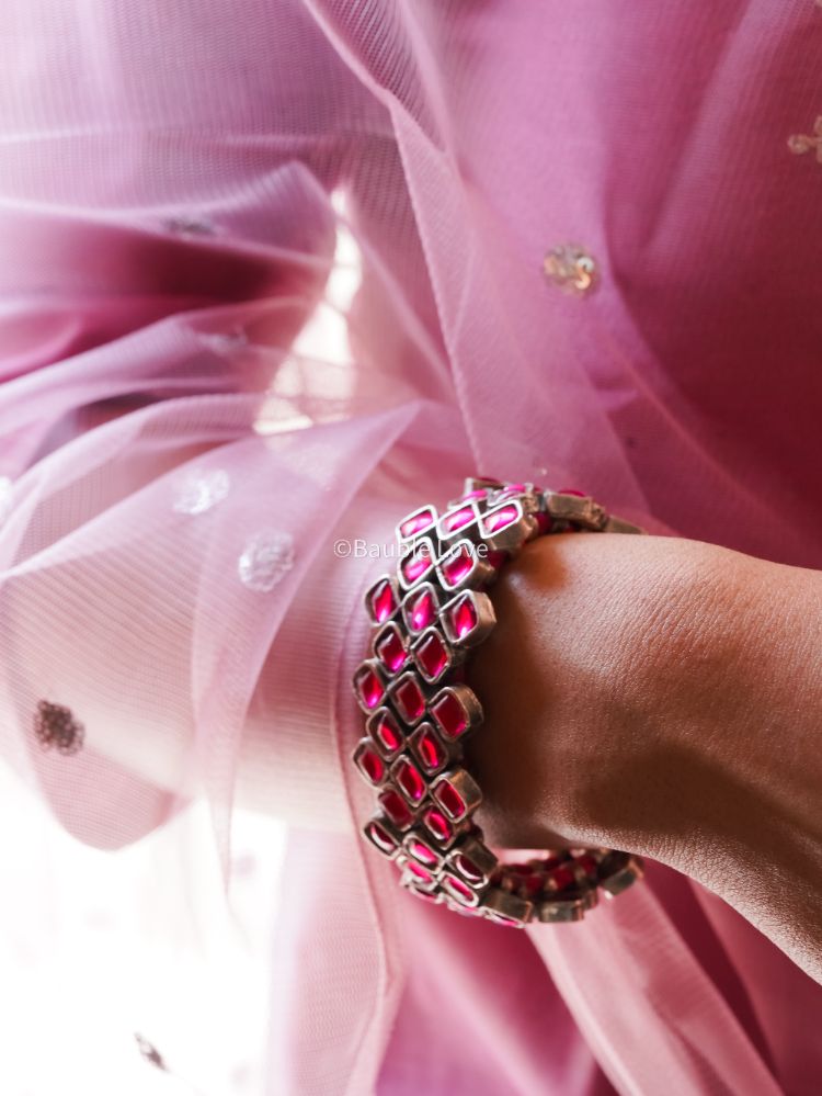 Madhura Glass Patwa Bracelet (Pink)