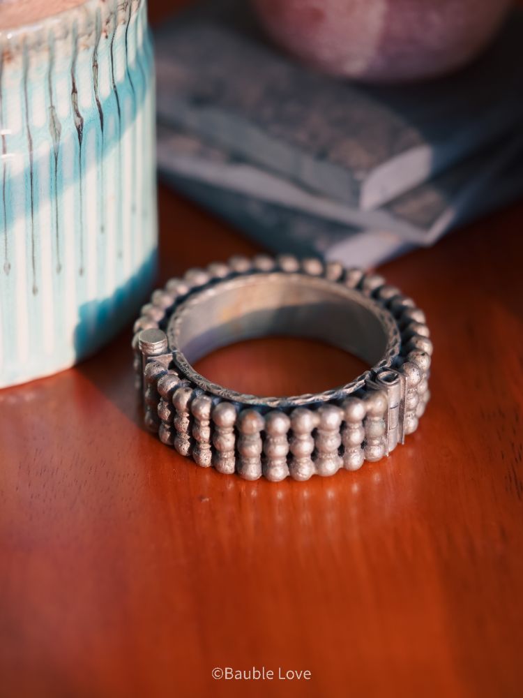 Nivi Vintage Cuff