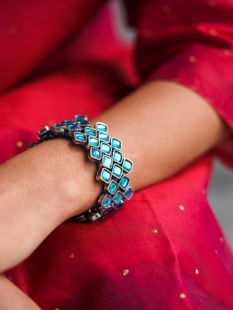 Madhura Glass Patwa Bracelet (Light Aqua)