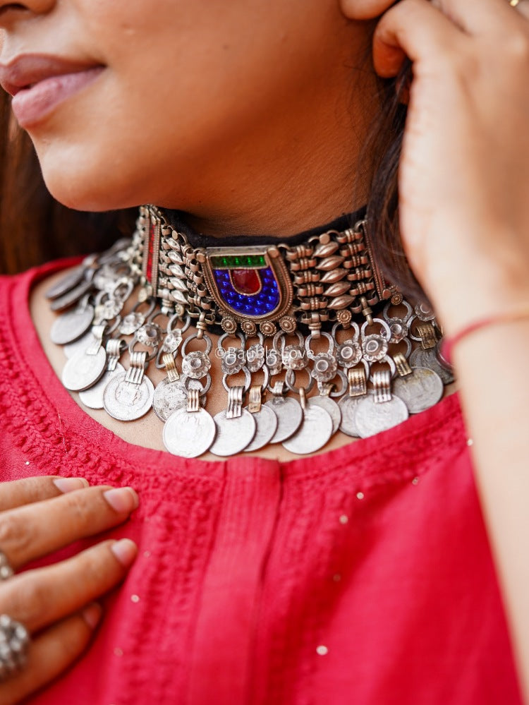 Winnie Afghan Choker