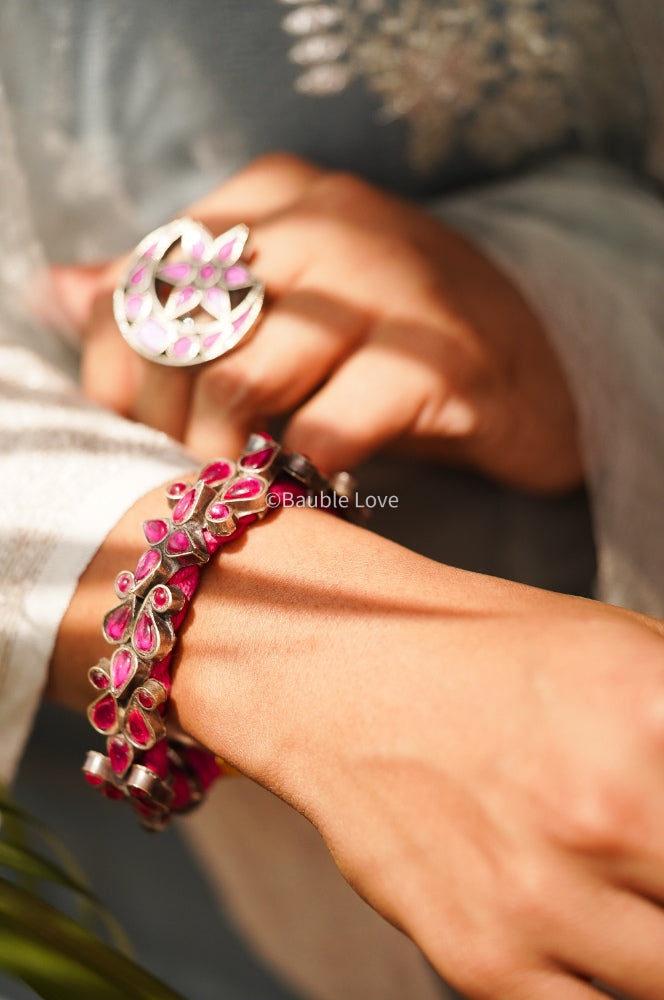 Raga Glass Patwa (Pink)