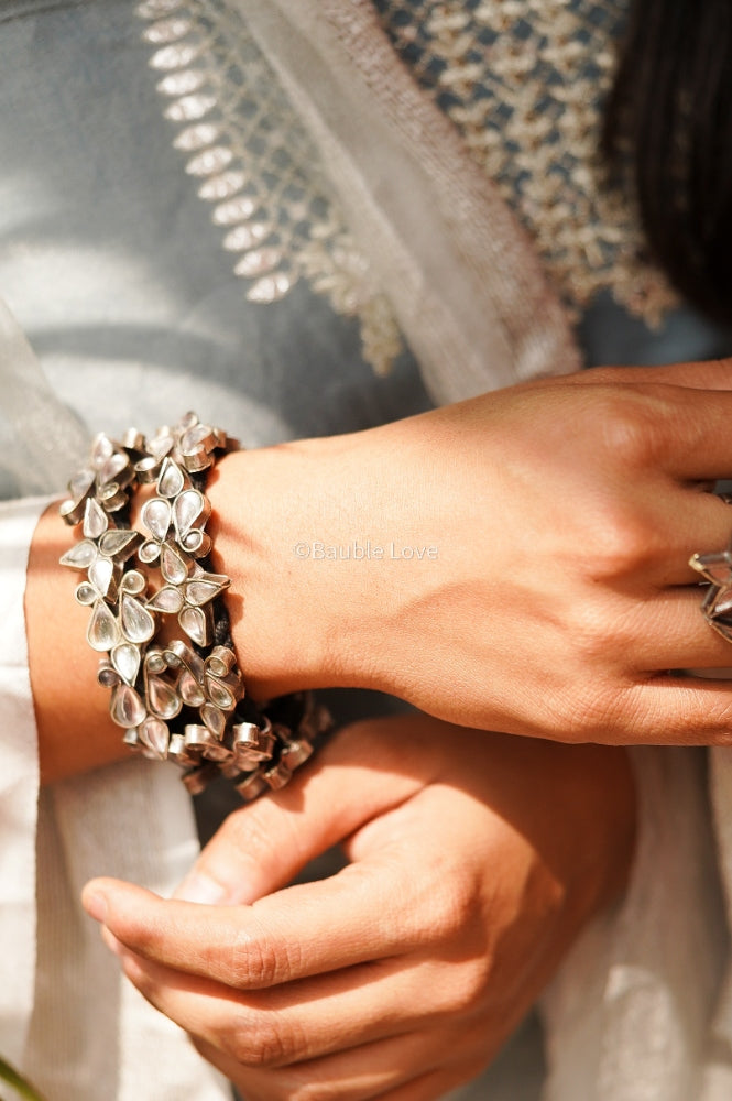 Ashwesha Glass Patwa Bracelet