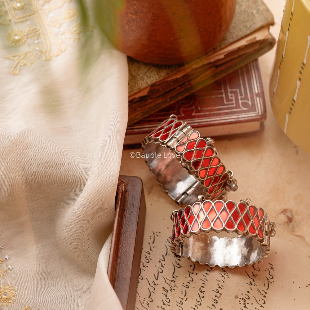 Gitika Glass Cuff (Gloss Red)