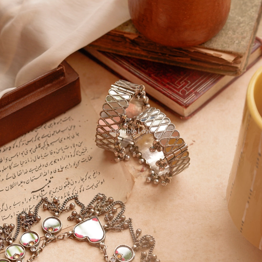 Gitika Glass Cuff (White)