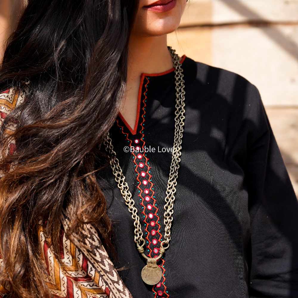 Elementary Lambhani Necklace