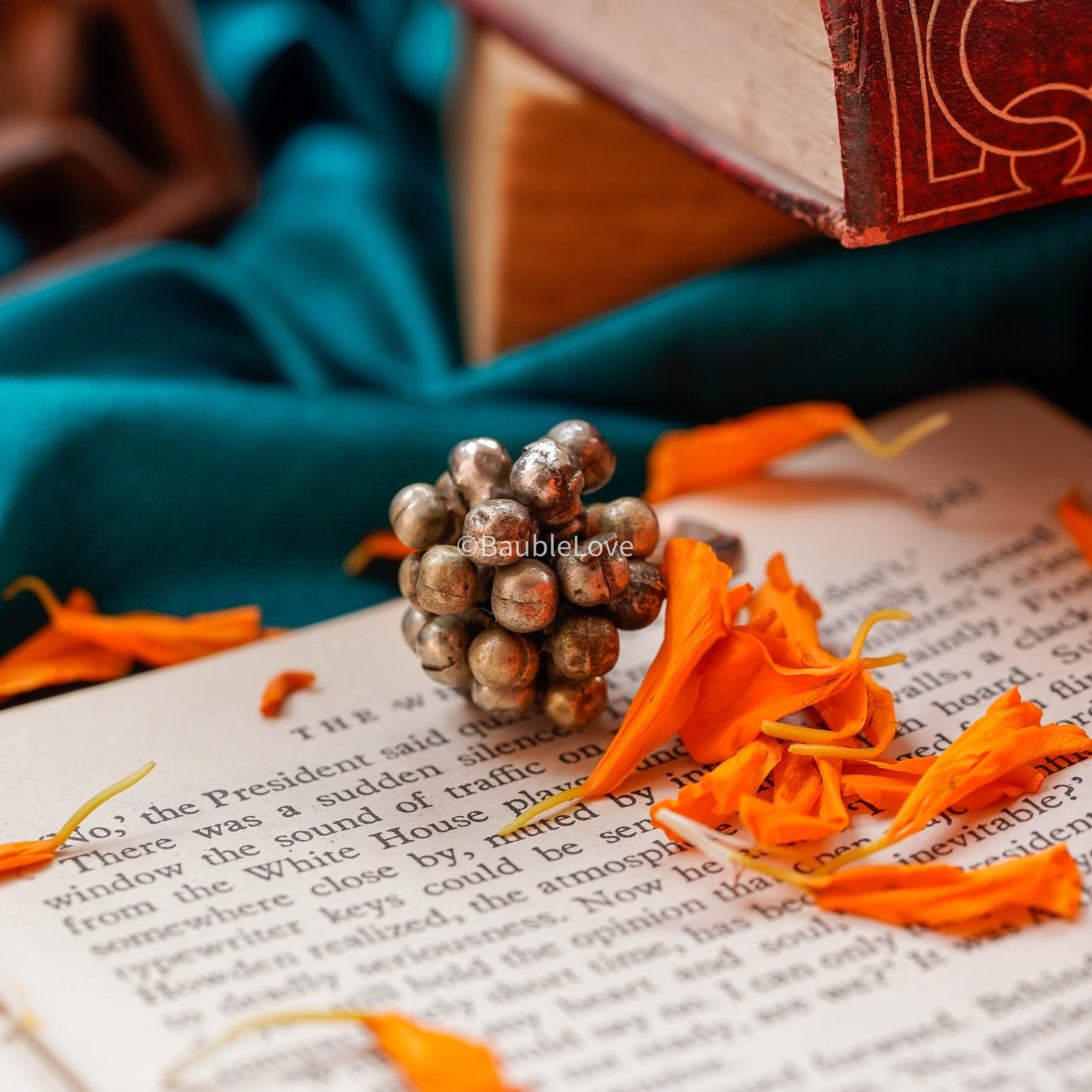 SHREY LAMBHANI RING - BAUBLE LOVE