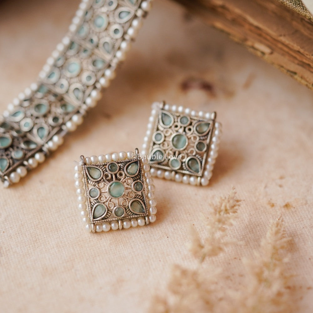 Antra Brass Choker Set (Pastel Teal)