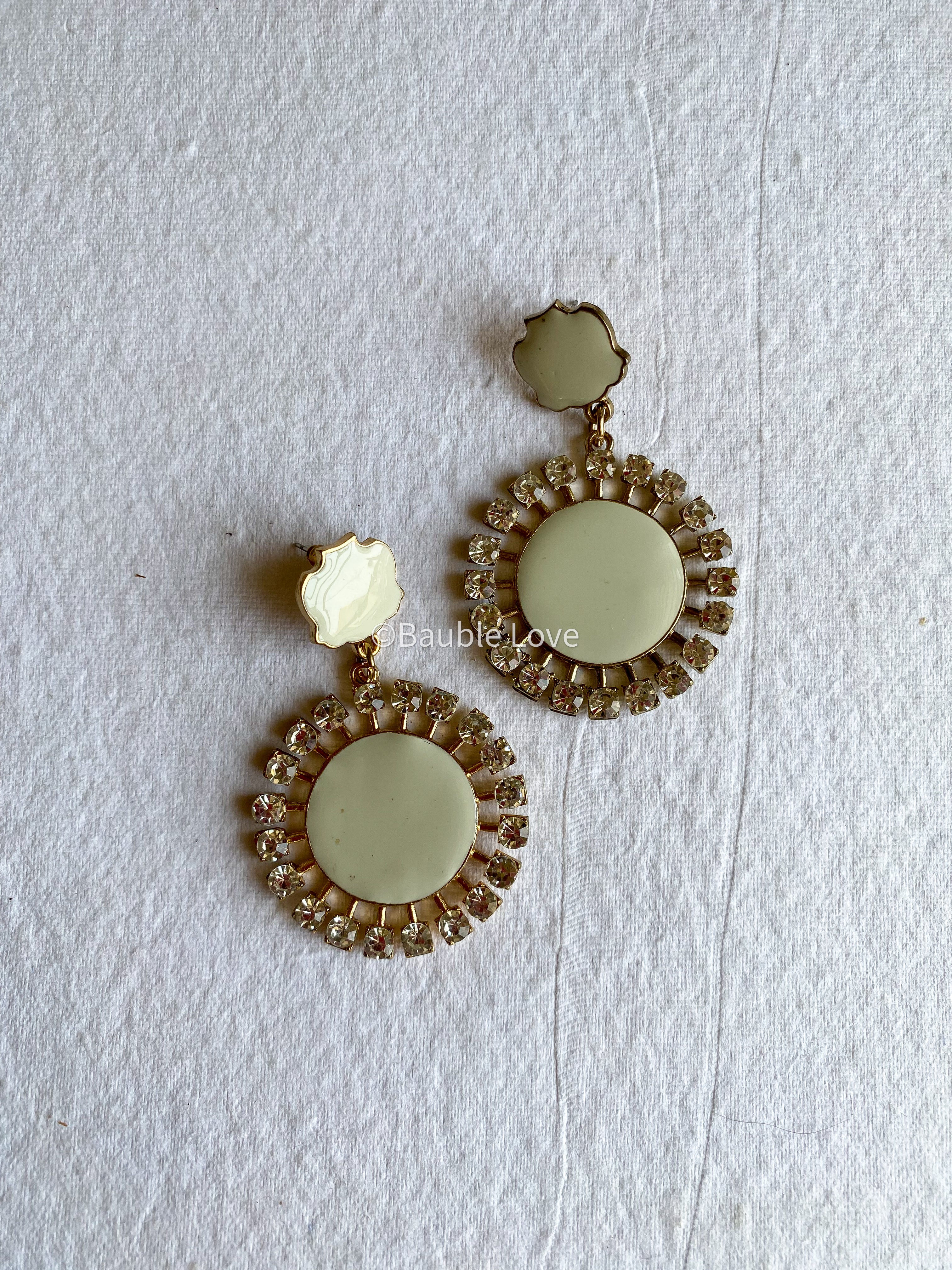 E13 - Beige