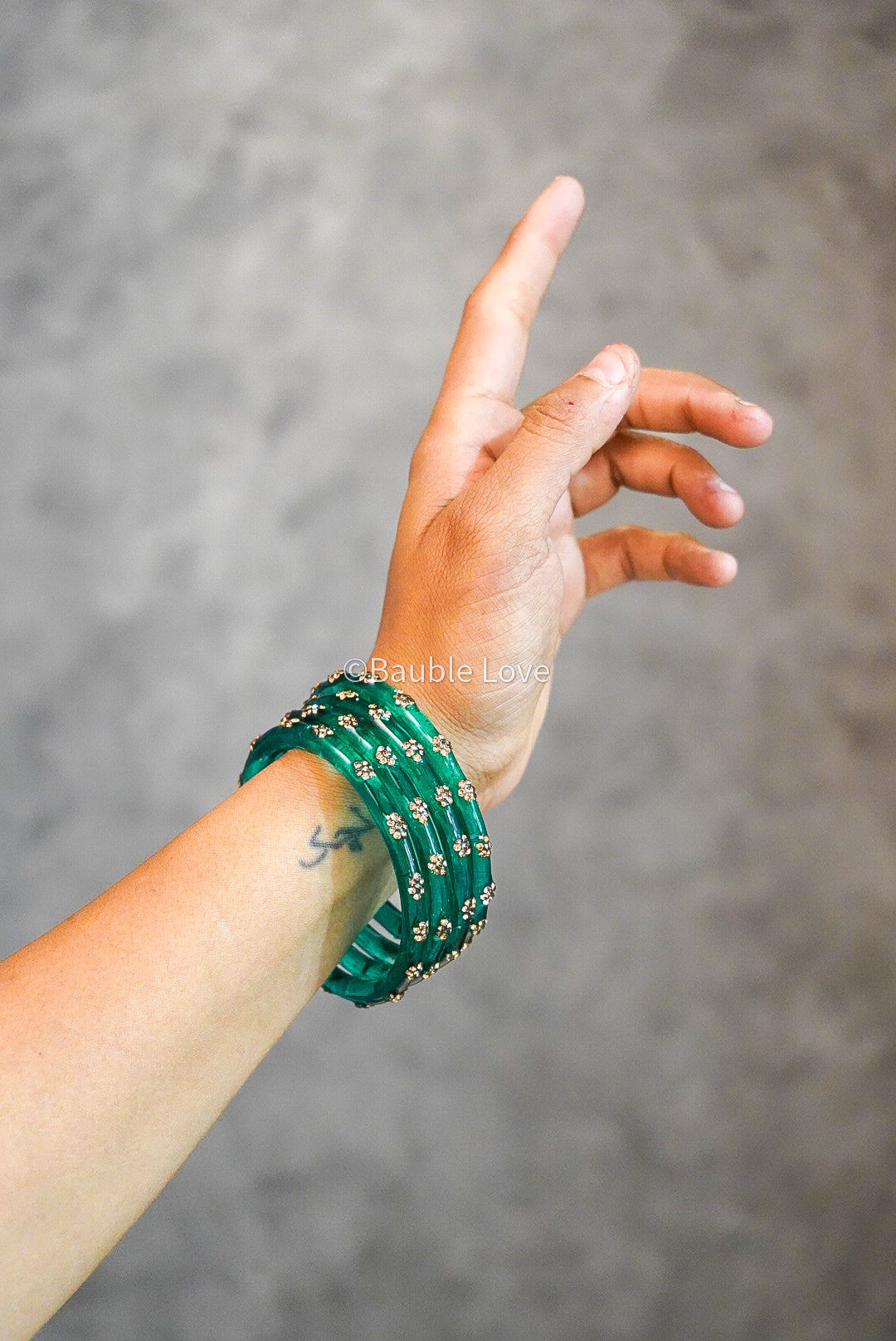 LIMITED EDITION - Ella Glass Bangle (Set of 4)