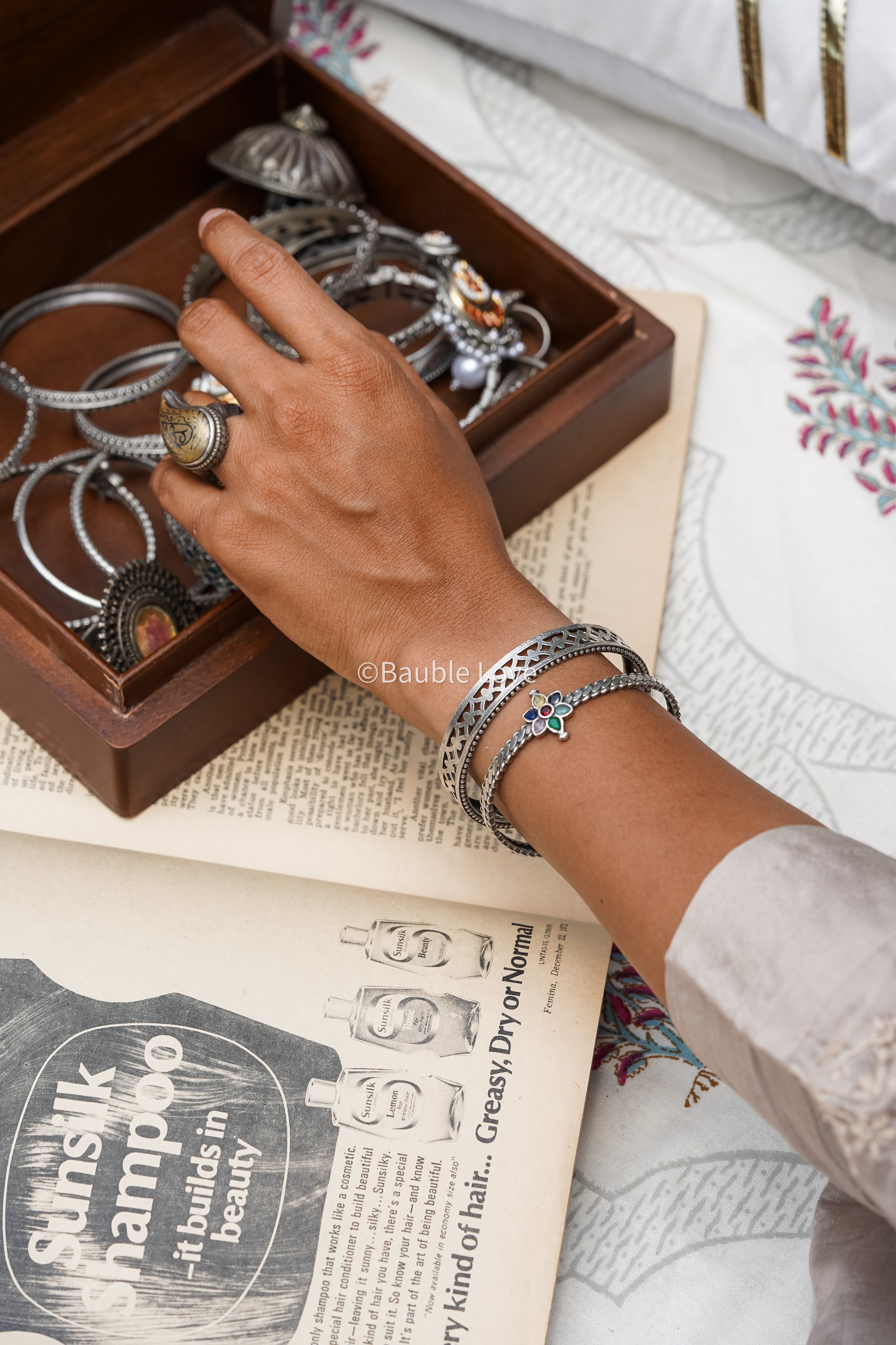 Advesha Floral Bangle