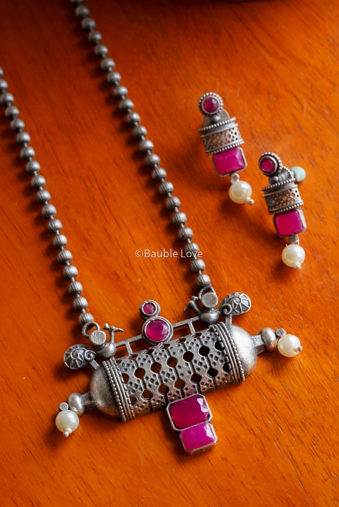 Advait Necklace Set (Pink)