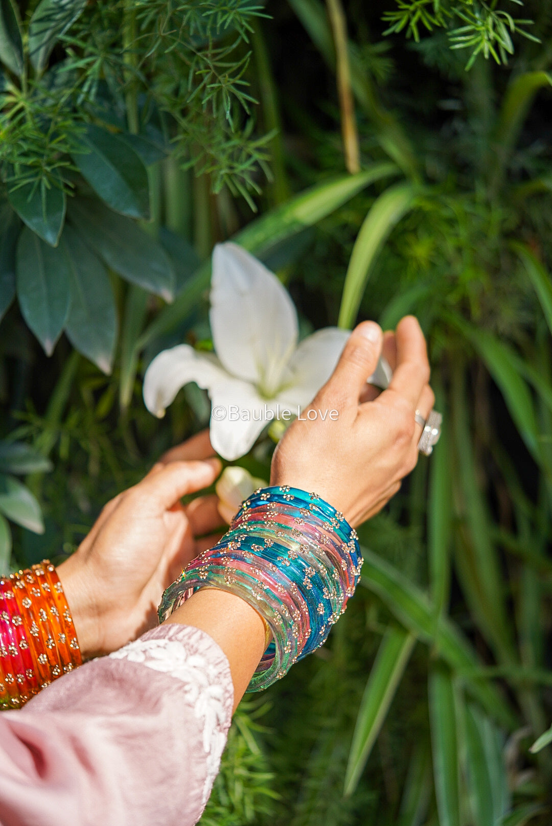 Ella Glass Bangle (Set of 4)