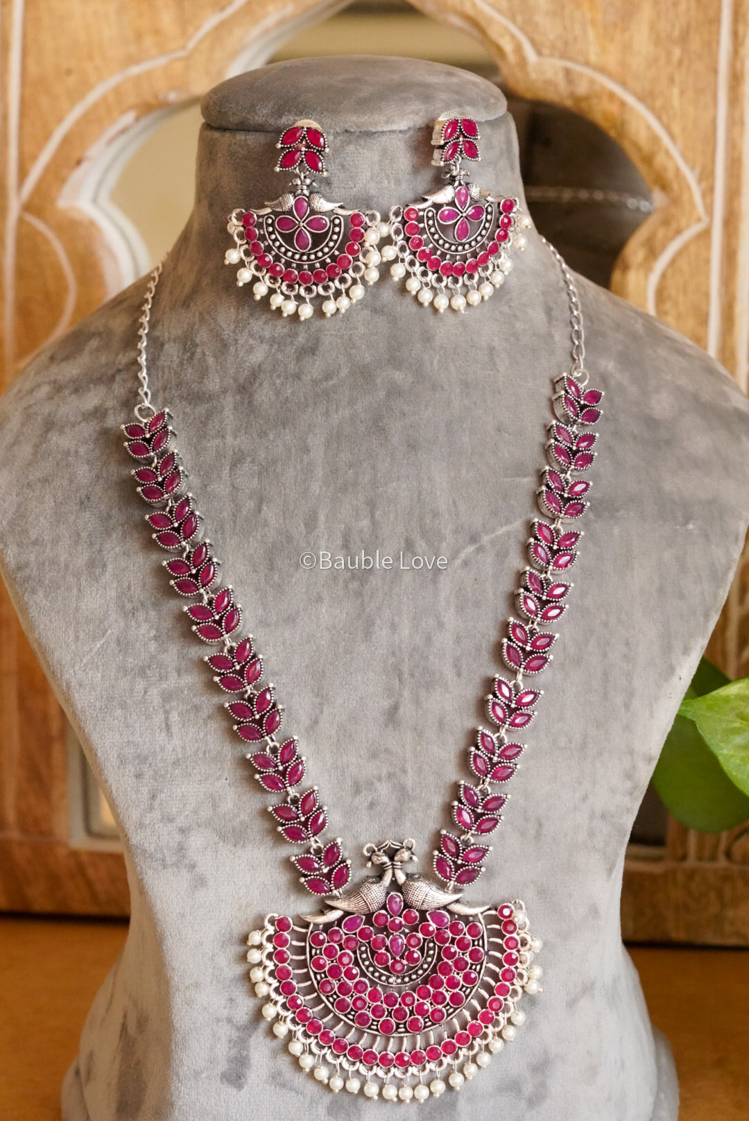 Urmi Necklace Set (Pink)