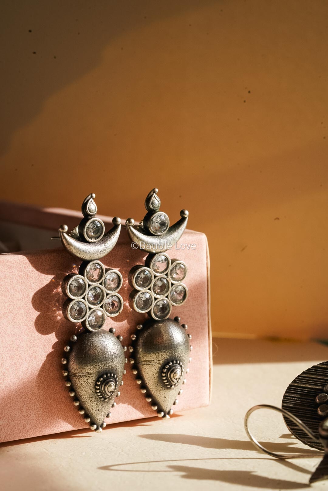 Kylo Earrings (White)