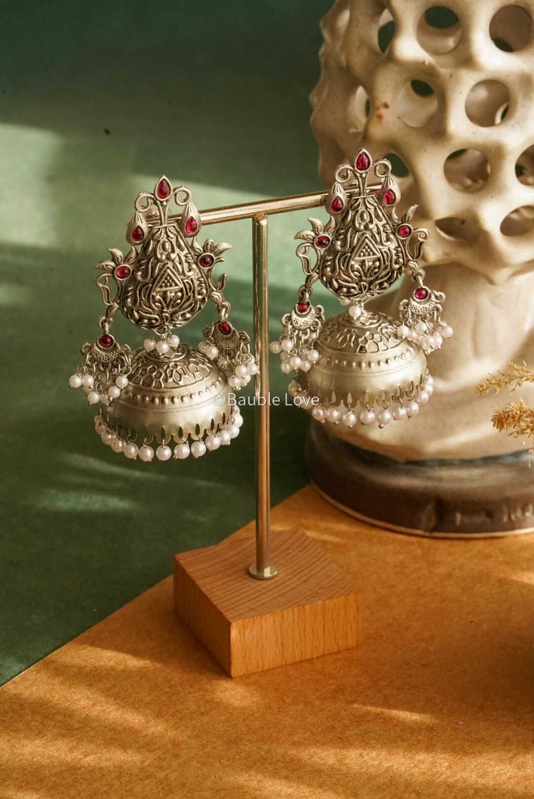 Giyani Jhumka Earrings (Pink)