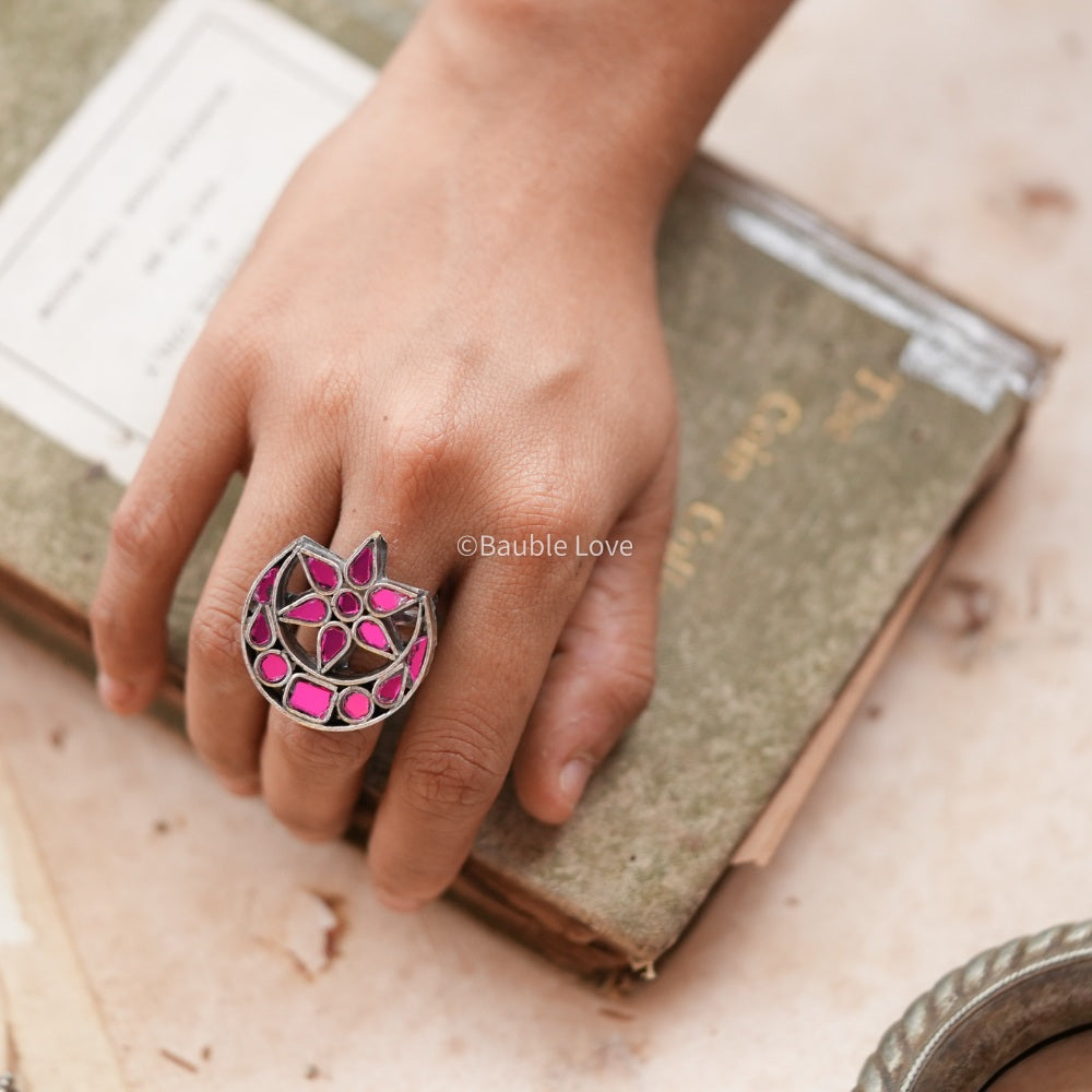 Chandminaar Glass Ring (Gloss Pink)