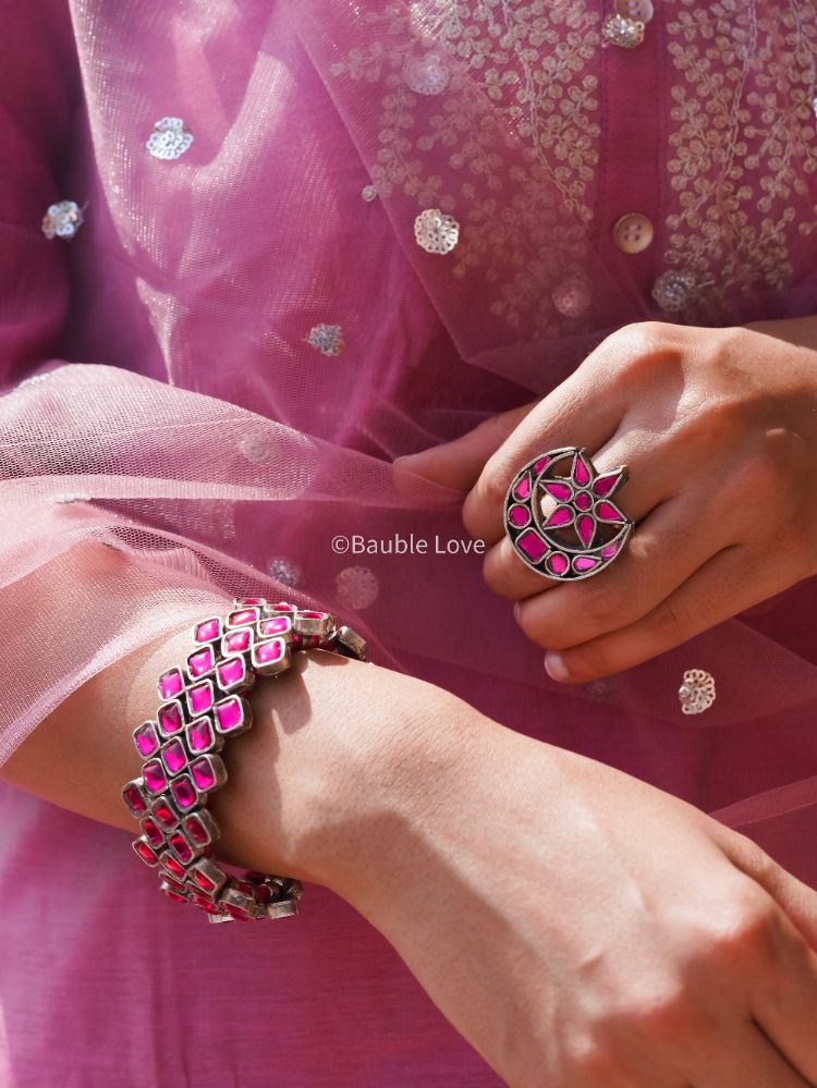 Chandminaar Glass Ring (Gloss Pink)