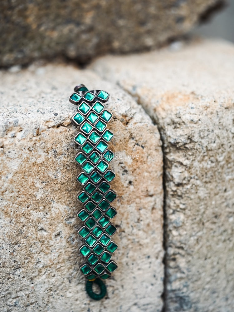 Madhura Glass Patwa Bracelet (Green)