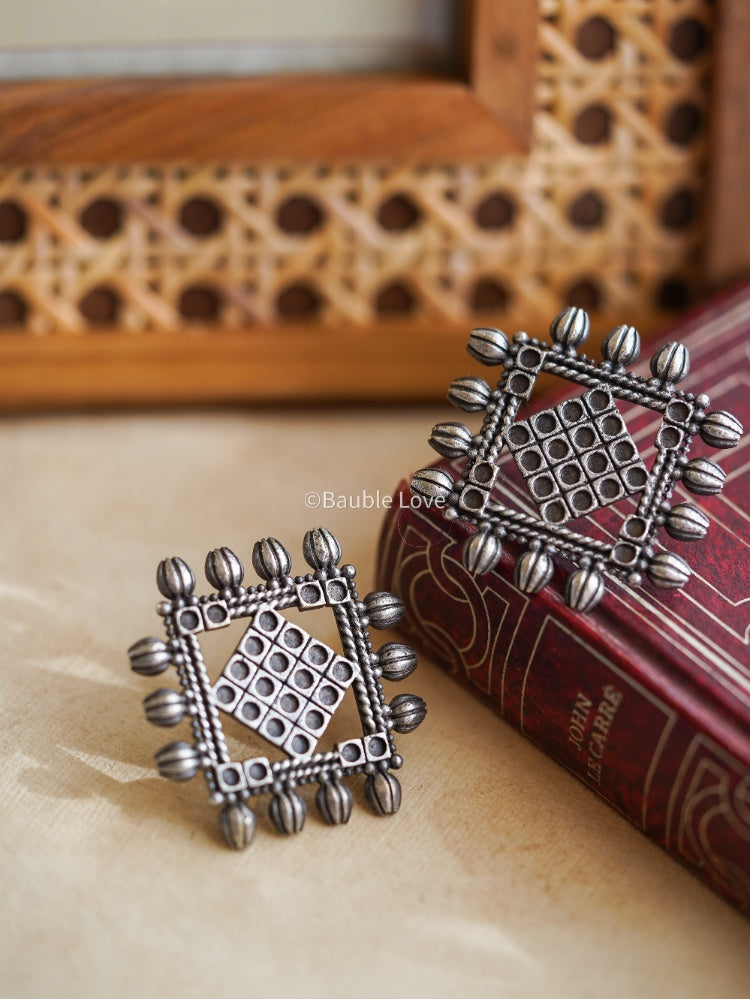 Nitya Studs